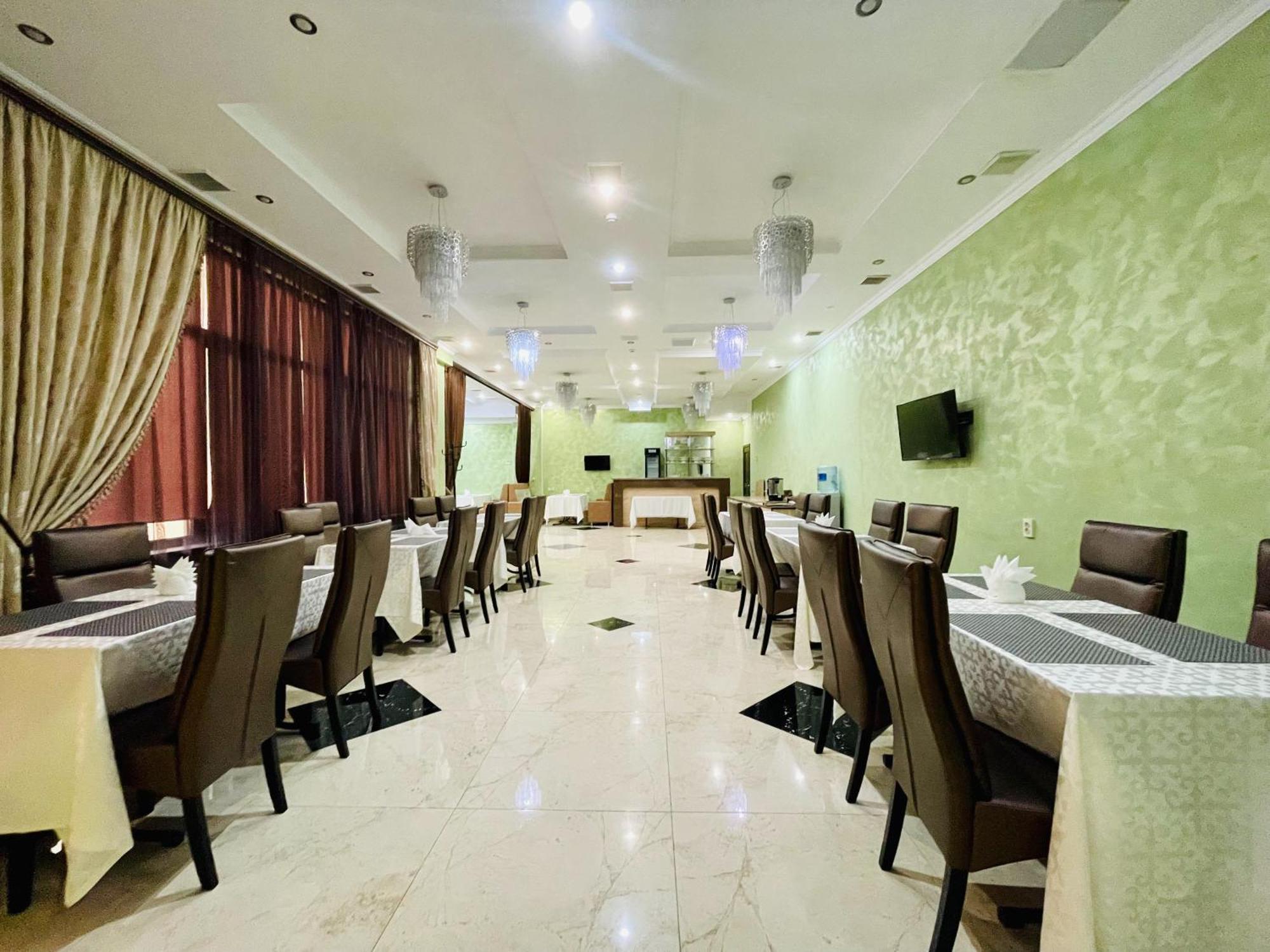 Dostyk Hotel Къзълорда Екстериор снимка