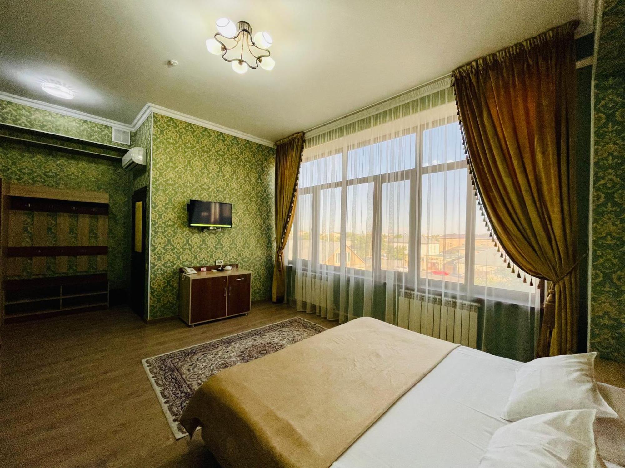 Dostyk Hotel Къзълорда Екстериор снимка