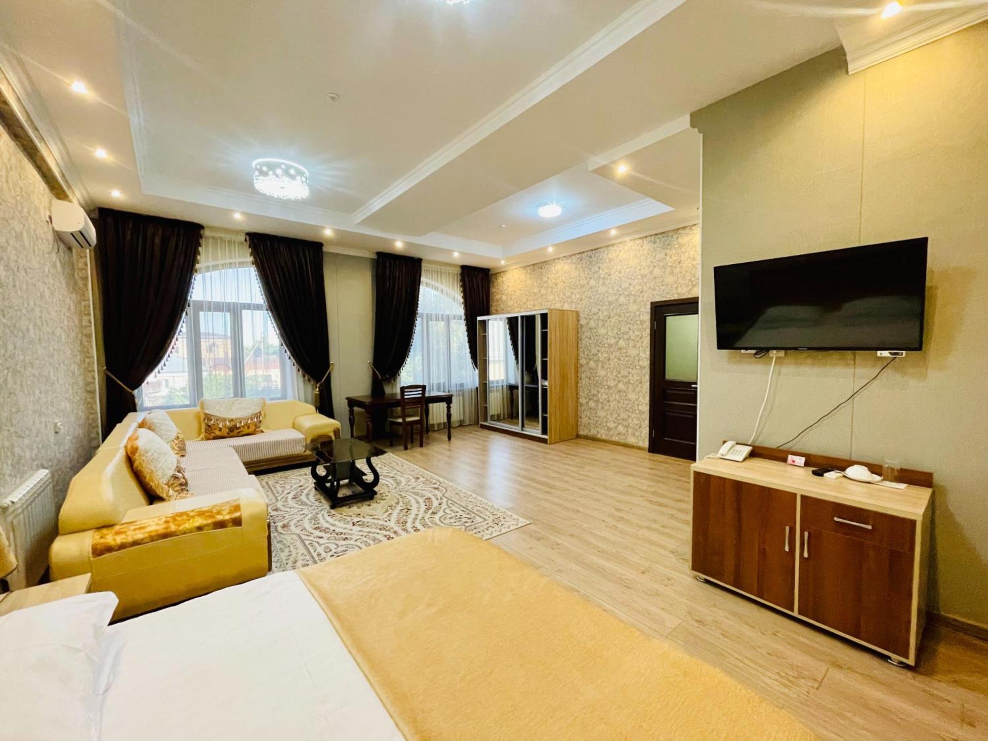 Dostyk Hotel Къзълорда Екстериор снимка