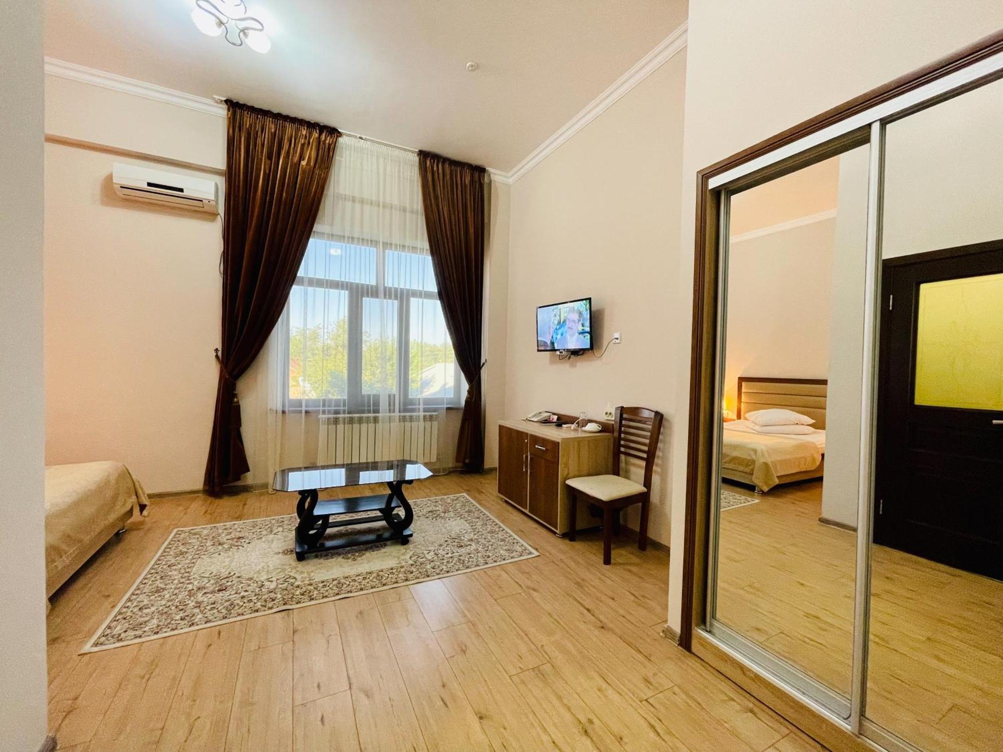 Dostyk Hotel Къзълорда Екстериор снимка