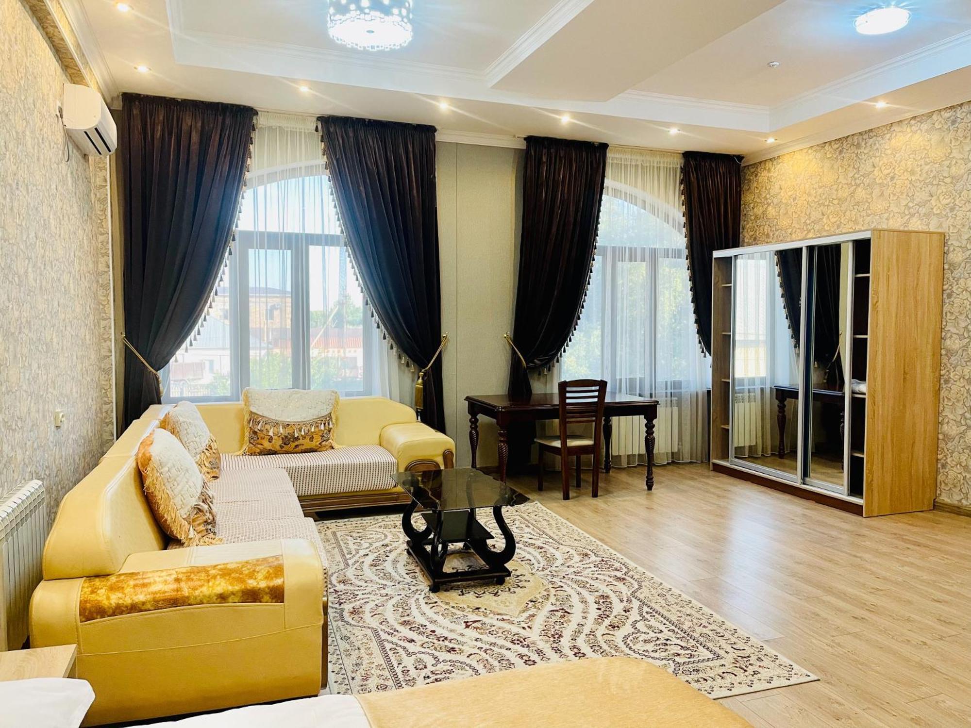 Dostyk Hotel Къзълорда Екстериор снимка