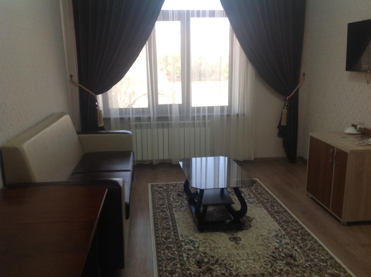 Dostyk Hotel Къзълорда Екстериор снимка