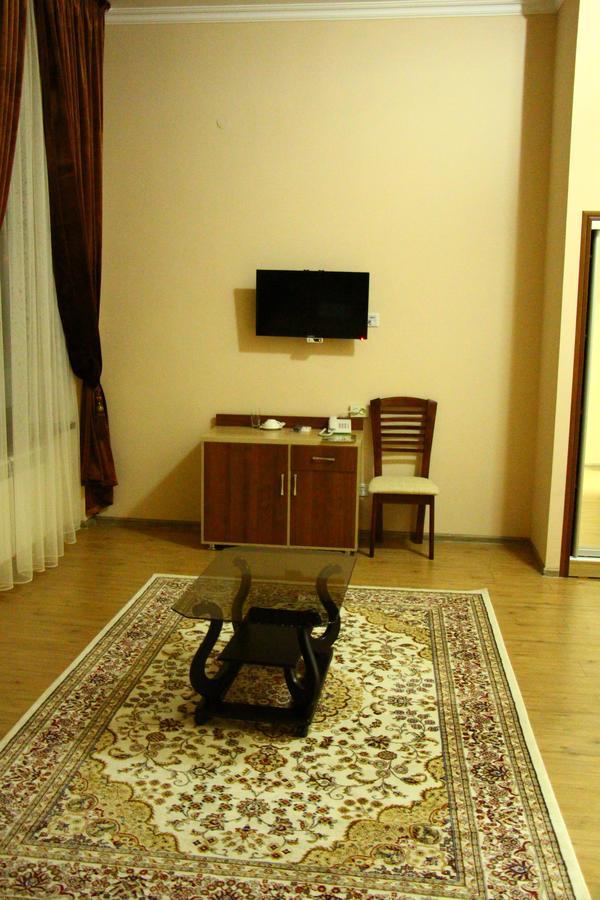 Dostyk Hotel Къзълорда Екстериор снимка